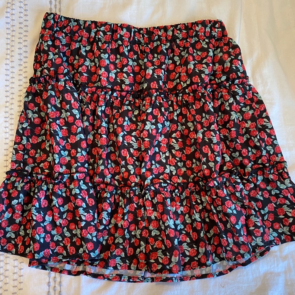 ⭐️ 3 for $20 ⭐️ Floral skirt